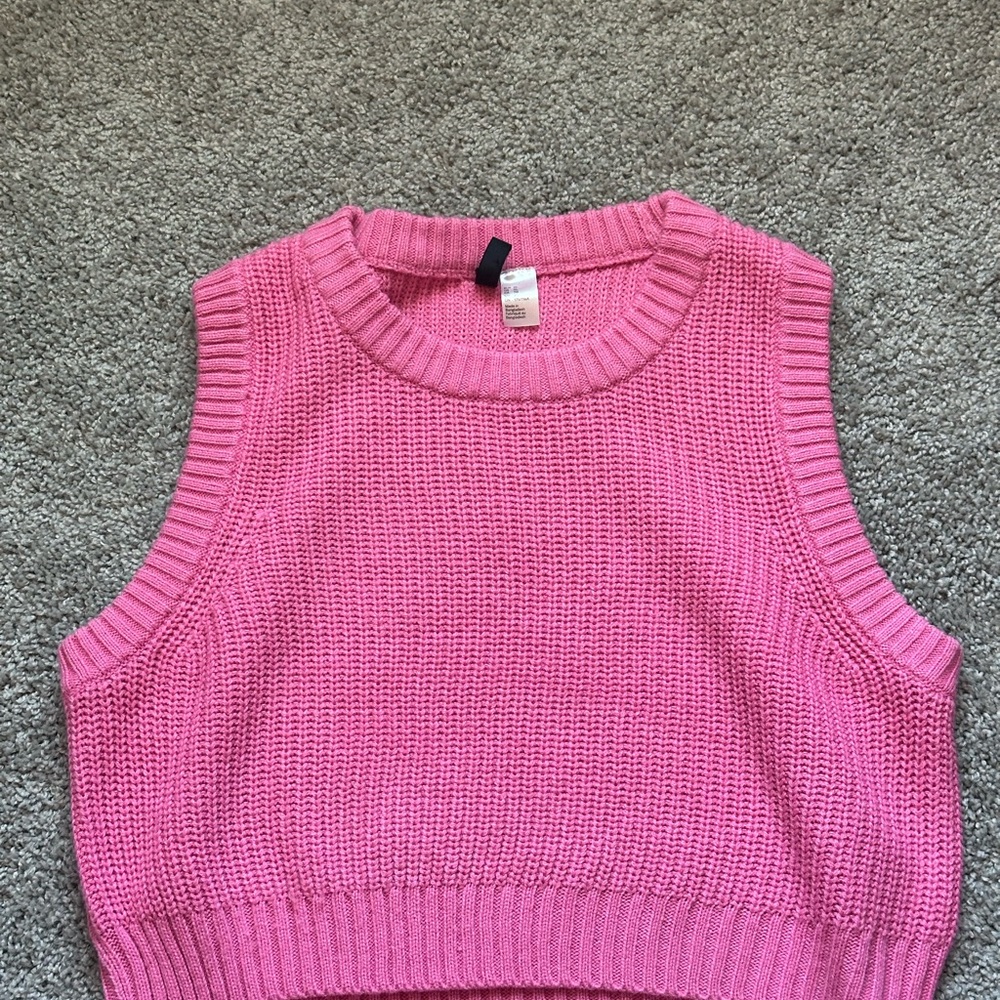 H&M Cropped Pink Sweater Vest